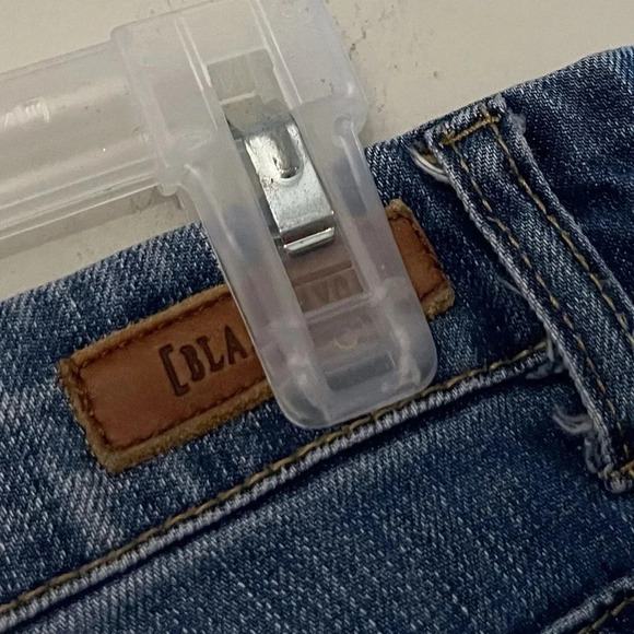 Blank NYC distressed jeans casual cotton natural fibers - Picture 4 of 4